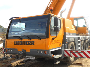 Стекло кабины водителя крана Liebherr