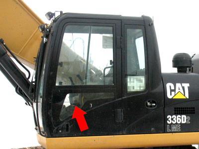 Стекло двери, нижнее CATERPILLAR (CAT) 325D, 329D, 330D (300 D SERIES) на технике 