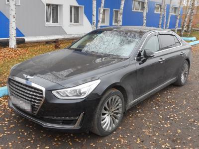 Лобовое стекло HYUNDAI GENESIS G90 (2016-н.в. г.в.) на технике Лобовое стекло HYUNDAI GENESIS G90 (2016-н.в. г.в.) на технике