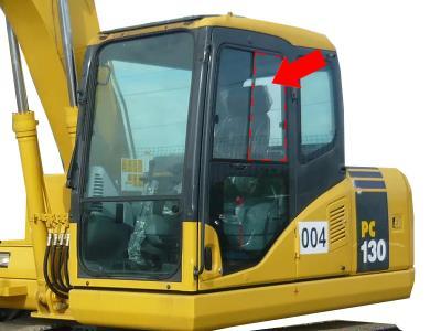 Стекло двери верхнее, заднее сдвижное KOMATSU PC400-7, PC450-7 на технике 