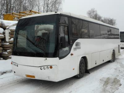 Лобовое стекло VOLVO B 7R (2000-2003 г.в.) на технике Лобовое стекло VOLVO B 7R (2000-2003 г.в.) на технике