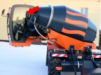 Стекло корпусное левое DAVINO R40 бетоносмеситель на технике Стекло корпусное левое DAVINO R40 бетоносмеситель на технике