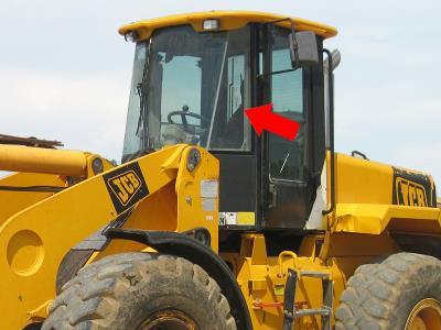 Боковая часть лобового стекла (правая или левая) JCB 426,427,434,436,437,446,456,457,467 фронтальный погрузчик на технике 