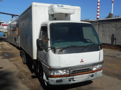 лобовое стекло MITSUBISHI CANTER (1997 г.в.) на технике 