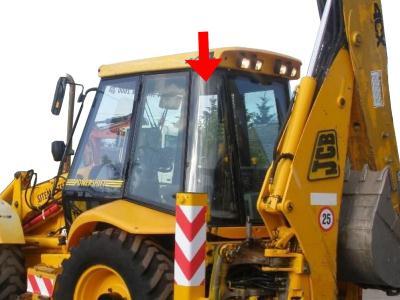 Корпусное заднее (левое,правое) стекло JCB 4CX (1991-2001 г. вып.) на технике 