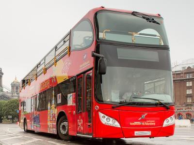 Двухэтажный автобус экскурсия по Москве внутри автобуса