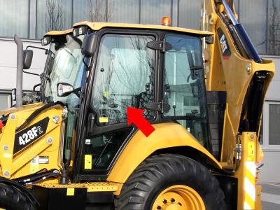 Стекло двери, верхнее, открывное CATERPILLAR (CAT) 427F2, 428F2 на технике Стекло двери, верхнее, открывное CATERPILLAR (CAT) 427F2, 428F2 на технике