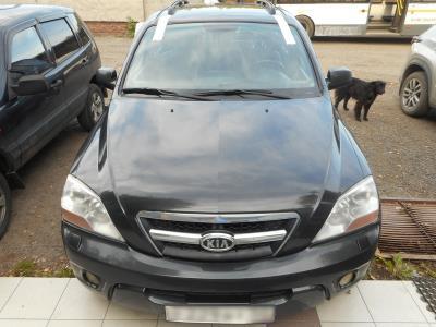 лобовое стекло KIA SORENTO I (2003-2008 г.в.) на технике 