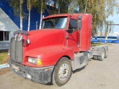 лобовое стекло KENWORTH Т 600 грузовой тягач седельный (2003 г.в.) на технике 