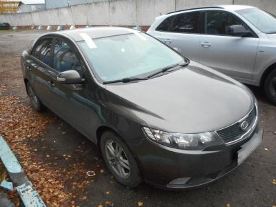 лобовое стекло KIA CERATO 2 седан (2008-2013 г.в.) на технике 