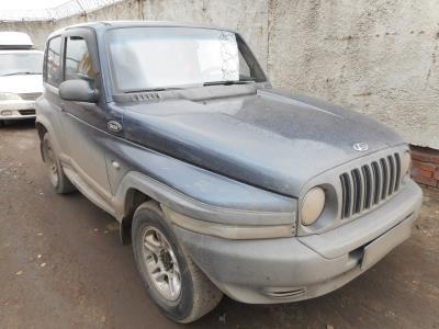 лобовое стекло SSANGYONG KORANDO внедорожник (1995 г.в.) на технике лобовое стекло SSANGYONG KORANDO внедорожник (1995 г.в.) на технике