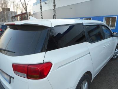 Правое/ левое заднее боковое корпусное стекло KIA CARNIVAL (2015-2019 г.в.) на технике Правое/ левое заднее боковое корпусное стекло KIA CARNIVAL (2015-2019 г.в.) на технике