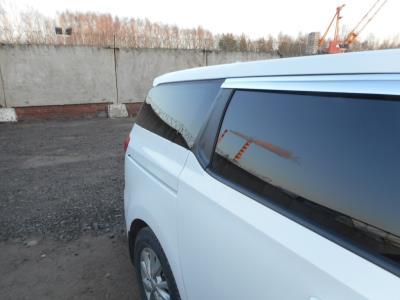 Правое/ левое заднее боковое корпусное стекло KIA CARNIVAL (2015-2019 г.в.) на технике 