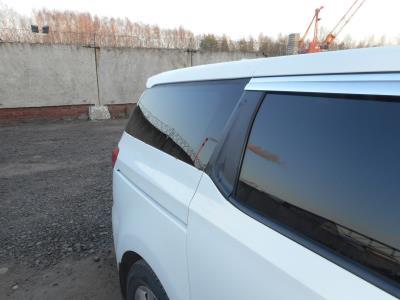 Правое/ левое заднее боковое корпусное стекло KIA CARNIVAL (2015-2019 г.в.) на технике 