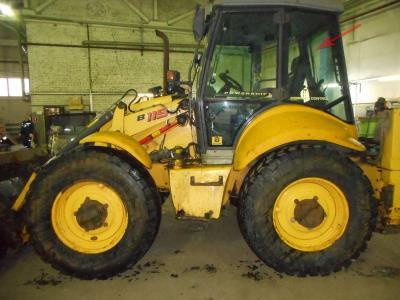 Стекло открывное заднее (левое/правое) NEW HOLLAND LB 115 (2004-нв г.в.) на технике Стекло открывное заднее (левое/правое) NEW HOLLAND LB 115 (2004-нв г.в.) на технике