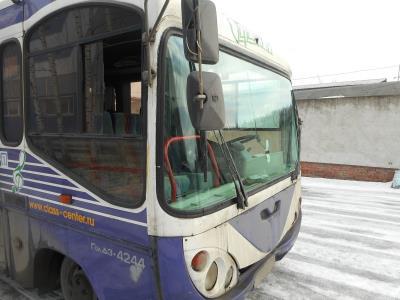 лобовое стекло ГОЛАЗ (GOLAZ) 4244 на технике лобовое стекло ГОЛАЗ (GOLAZ) 4244 на технике