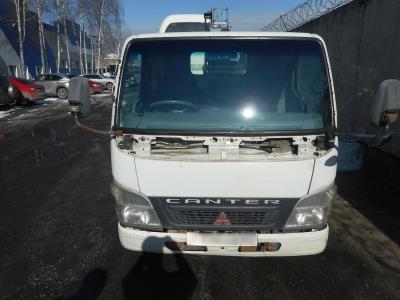 лобовое стекло MITSUBISHI CANTER (2003 г.в.) на технике 