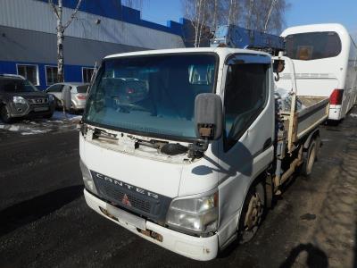 лобовое стекло MITSUBISHI CANTER (2003 г.в.) на технике 