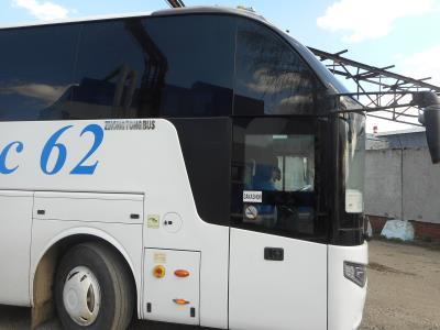 лобовое стекло верхнее ZHONG TONG LCK 6127H (2018 г.в.) на технике лобовое стекло верхнее ZHONG TONG LCK 6127H (2018 г.в.) на технике