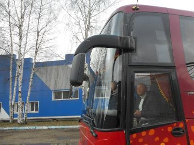 лобовое стекло VOLVO B 12 (1980 г.в.) на технике лобовое стекло VOLVO B 12 (1980 г.в.) на технике