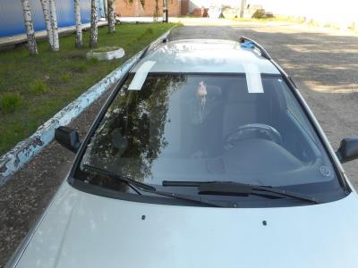 лобовое стекло SUBARU IMPREZA EST (1992-2000 г.в.) на технике лобовое стекло SUBARU IMPREZA EST (1992-2000 г.в.) на технике