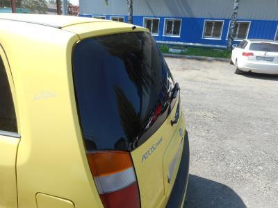 Заднее стекло HYUNDAI ATOS PRIME НВ (2000 г.в.) на технике 