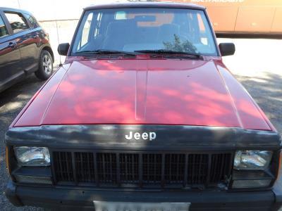 лобовое стекло JEEP CHEROKEE внедорожник (1984-2001 г.в.) на технике 