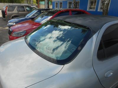 Заднее стекло HYUNDAI ELANTRA GLS седан (2000 г.в.) на технике Заднее стекло HYUNDAI ELANTRA GLS седан (2000 г.в.) на технике