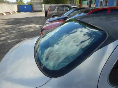 Заднее стекло HYUNDAI ELANTRA GLS седан (2000 г.в.) на технике Заднее стекло HYUNDAI ELANTRA GLS седан (2000 г.в.) на технике