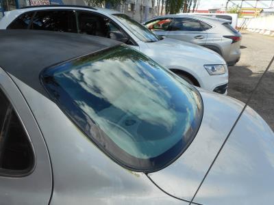 Заднее стекло HYUNDAI ELANTRA GLS седан (2000 г.в.) на технике Заднее стекло HYUNDAI ELANTRA GLS седан (2000 г.в.) на технике