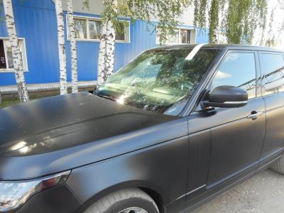 Лобовое стекло LAND ROVER RANGE ROVER VOGUE L405 (с 2013 гв г.в.) на технике Лобовое стекло LAND ROVER RANGE ROVER VOGUE L405 (с 2013 гв г.в.) на технике
