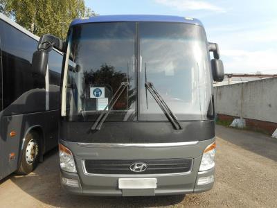 Лобовое стекло HYUNDAI Юниверсал XPR (2008 г.в.) на технике Лобовое стекло HYUNDAI Юниверсал XPR (2008 г.в.) на технике
