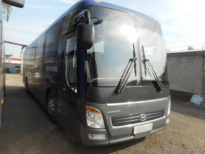 Лобовое стекло HYUNDAI Юниверсал XPR (2008 г.в.) на технике Лобовое стекло HYUNDAI Юниверсал XPR (2008 г.в.) на технике