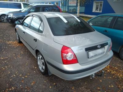 заднее стекло HYUNDAI ELANTRA XD (2000-2010 г.в.) на технике 