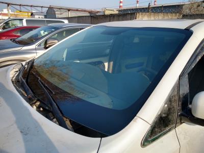 Лобовое стекло KIA CARNIVAL (2015-2019 г.в.) на технике Лобовое стекло KIA CARNIVAL (2015-2019 г.в.) на технике