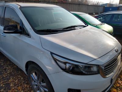 Лобовое стекло KIA CARNIVAL (2015-2019 г.в.) на технике Лобовое стекло KIA CARNIVAL (2015-2019 г.в.) на технике