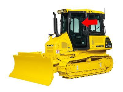 Стекло двери (правое, левое) KOMATSU D37EX-22(23), D37PX-22(23) на технике 