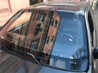 лобовое стекло LINCOLN CONTINENTAL седан (1988-1994 г.в.) на технике лобовое стекло LINCOLN CONTINENTAL седан (1988-1994 г.в.) на технике