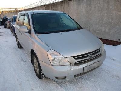 Лобовое стекло KIA CARNIVAL (2007-2014 г.в.) на технике 