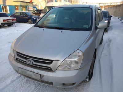 Лобовое стекло KIA CARNIVAL (2007-2014 г.в.) на технике 