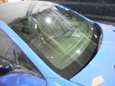 лобовое стекло ASTON MARTIN ASTON MARTIN (2009-2011 г.в.) на технике лобовое стекло ASTON MARTIN ASTON MARTIN (2009-2011 г.в.) на технике