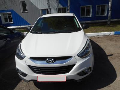 Лобовое стекло HYUNDAI ix35 кроссовер (2010-2015 г.в.) на технике Лобовое стекло HYUNDAI ix35 кроссовер (2010-2015 г.в.) на технике
