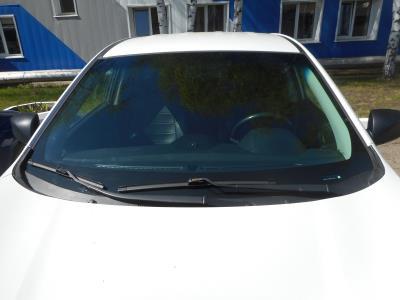 Лобовое стекло HYUNDAI ix35 кроссовер (2010-2015 г.в.) на технике Лобовое стекло HYUNDAI ix35 кроссовер (2010-2015 г.в.) на технике