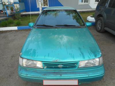 лобовое стекло HYUNDAI PONY (1990-1995 г.в.) на технике лобовое стекло HYUNDAI PONY (1990-1995 г.в.) на технике