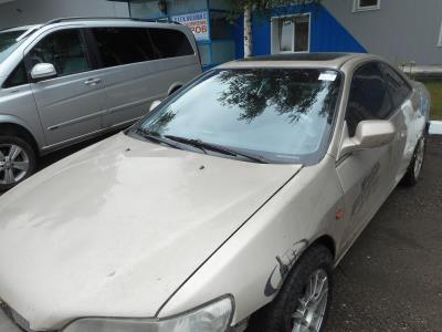 лобовое стекло HONDA ACCORD CPE (2000 г.в.) на технике 