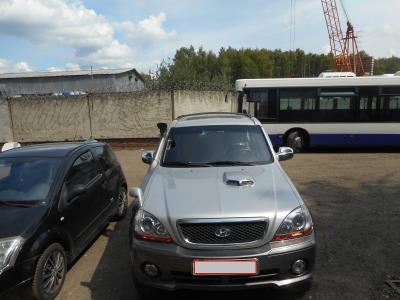 лобовое стекло HYUNDAI TERRACAN внедорожник (1999-2007 г.в.) на технике 