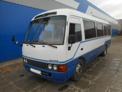 лобовое стекло TOYOTA COASTER (2002 г. г.в.) на технике лобовое стекло TOYOTA COASTER (2002 г. г.в.) на технике