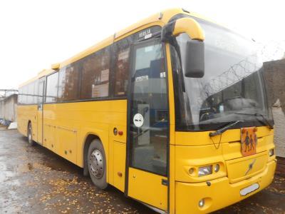 Лобовое стекло VOLVO В 10М 60 (1989 г г.в.) на технике Лобовое стекло VOLVO В 10М 60 (1989 г г.в.) на технике