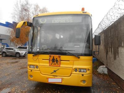 Лобовое стекло VOLVO В 10М 60 (1989 г г.в.) на технике Лобовое стекло VOLVO В 10М 60 (1989 г г.в.) на технике