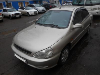 лобовое стекло KIA RIO седан (2000-2005 г.в.) на технике 